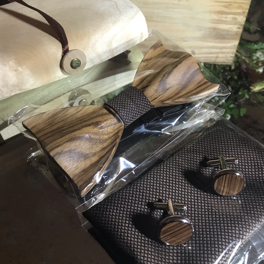 Wooden Bow Tie Collection - Picture 4 of 5